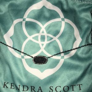 Kendra Scott necklace